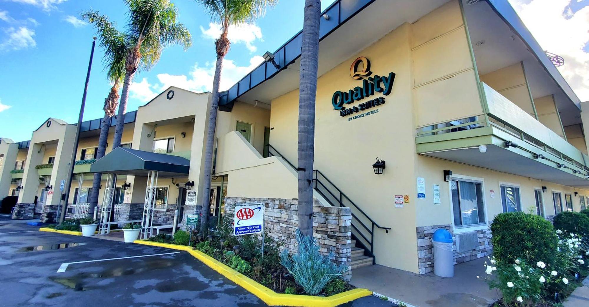 Quality Inn & Suites Anaheim At The Park Exterior photo